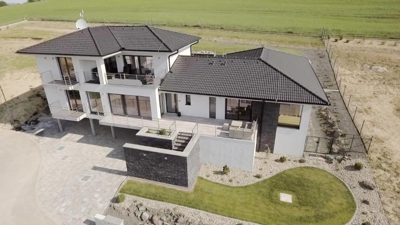 Luxury Villa Moravany nad Váhom Εξωτερικό φωτογραφία