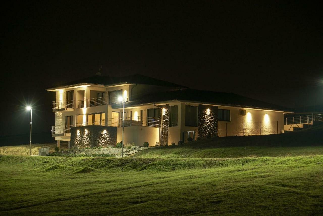 Luxury Villa Moravany nad Váhom Εξωτερικό φωτογραφία
