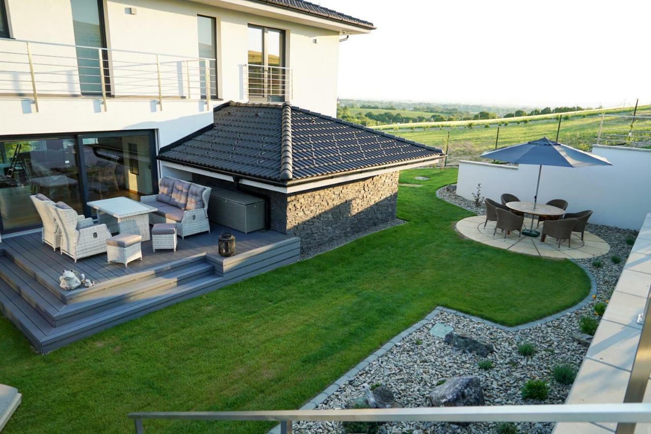 Luxury Villa Moravany nad Váhom Εξωτερικό φωτογραφία
