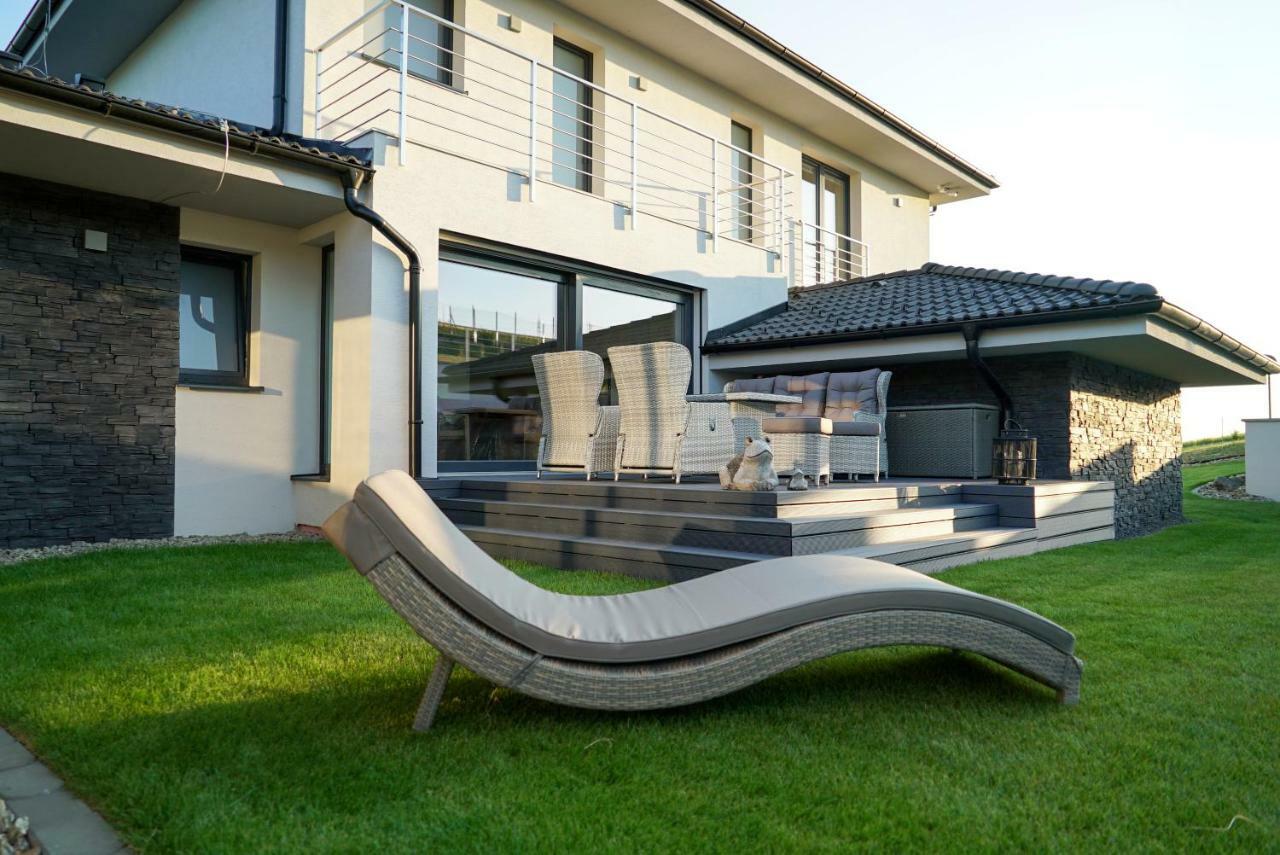 Luxury Villa Moravany nad Váhom Εξωτερικό φωτογραφία