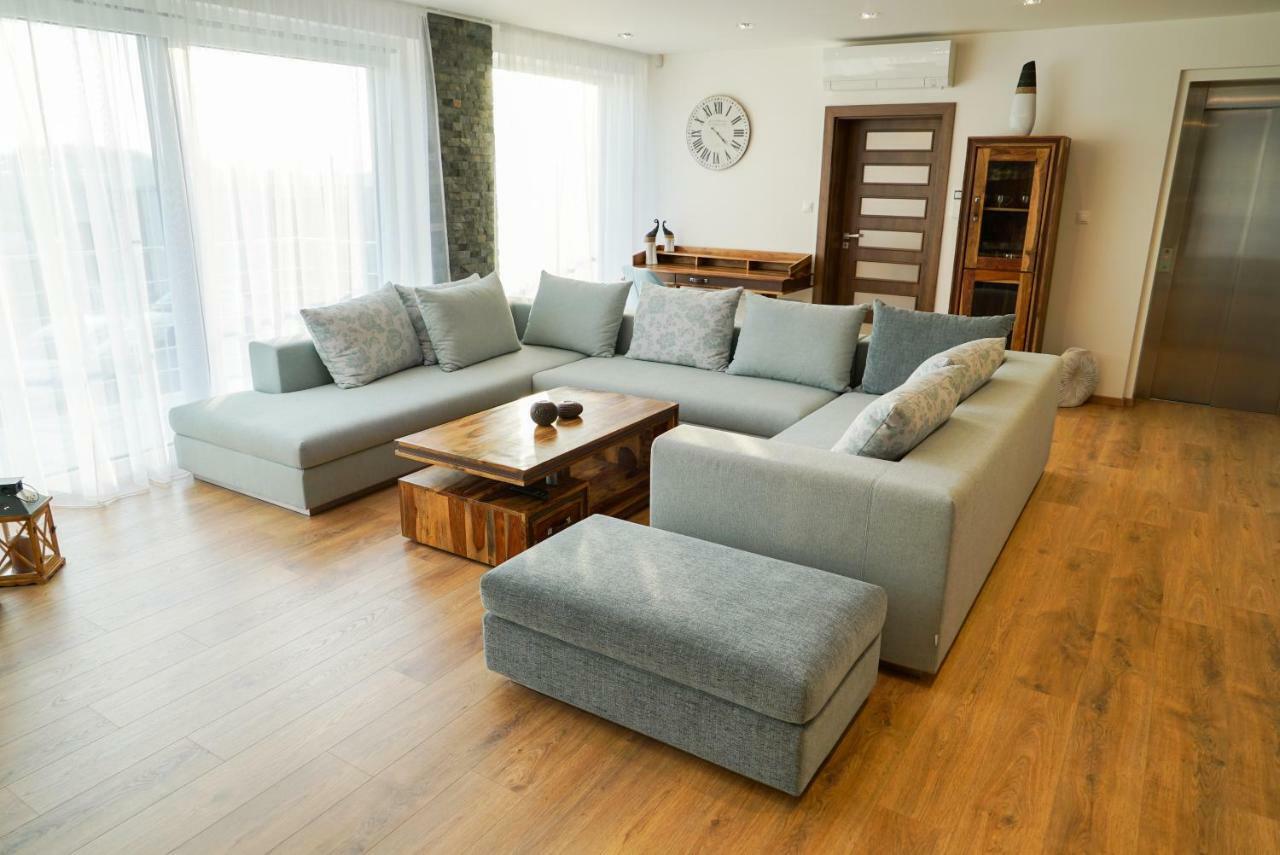 Luxury Villa Moravany nad Váhom Εξωτερικό φωτογραφία