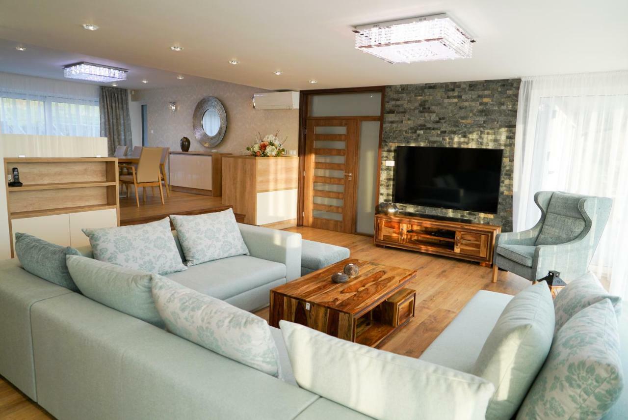 Luxury Villa Moravany nad Váhom Εξωτερικό φωτογραφία