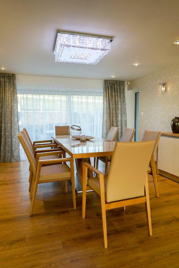 Luxury Villa Moravany nad Váhom Εξωτερικό φωτογραφία
