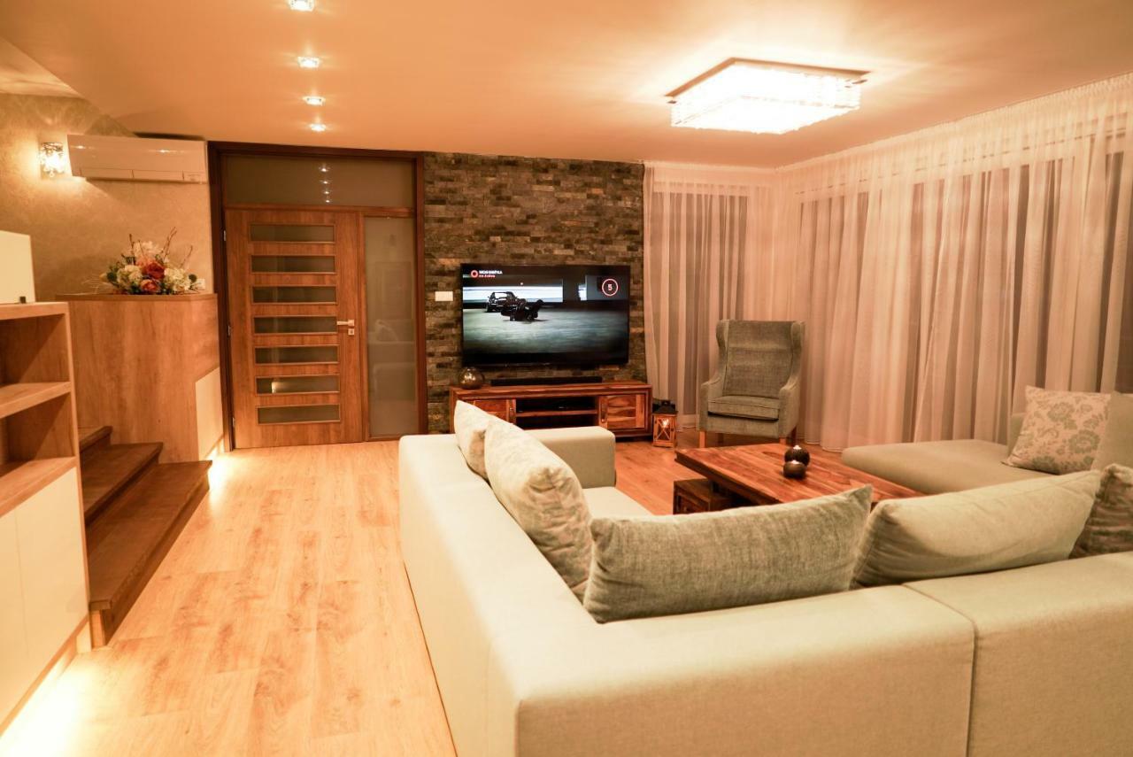 Luxury Villa Moravany nad Váhom Εξωτερικό φωτογραφία