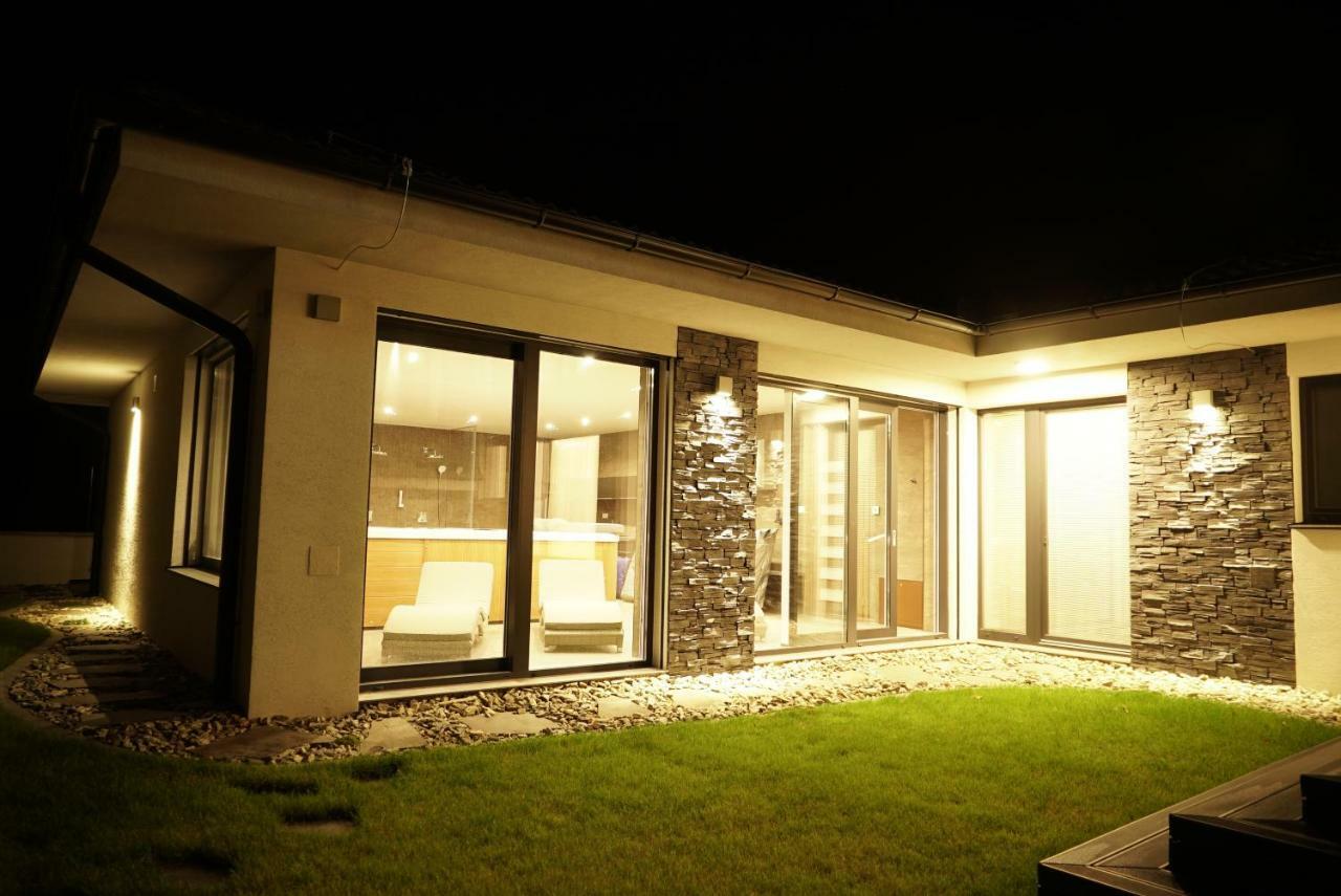 Luxury Villa Moravany nad Váhom Εξωτερικό φωτογραφία